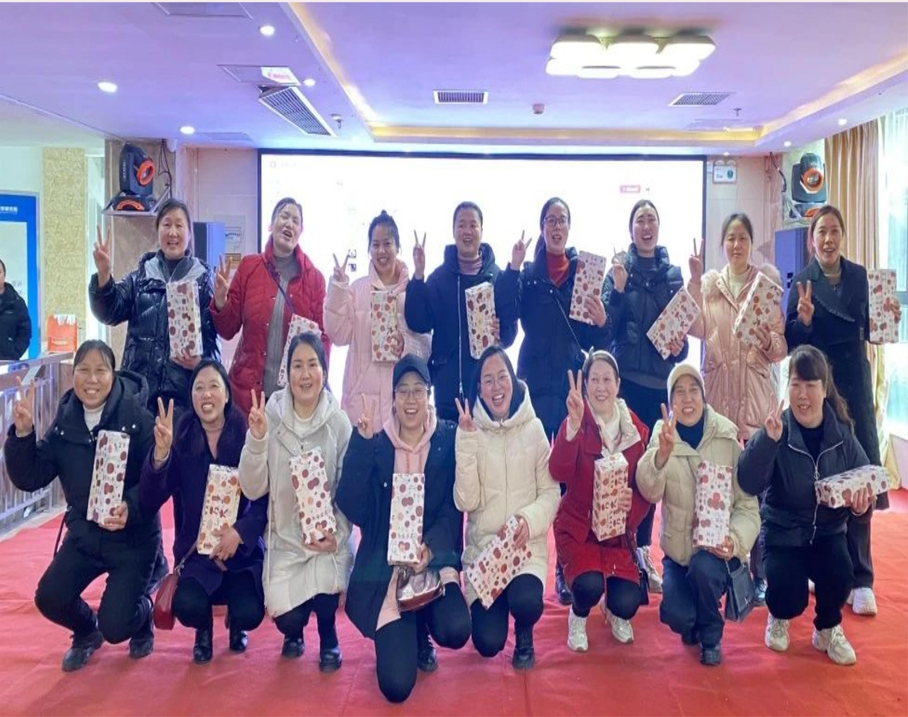 百年集團(tuán)共慶“三八”女神節(jié)，演繹女性風(fēng)采與和諧旋律